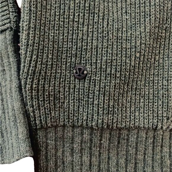Lululemon Cozy Calling Turtleneck - Picture 7 of 8